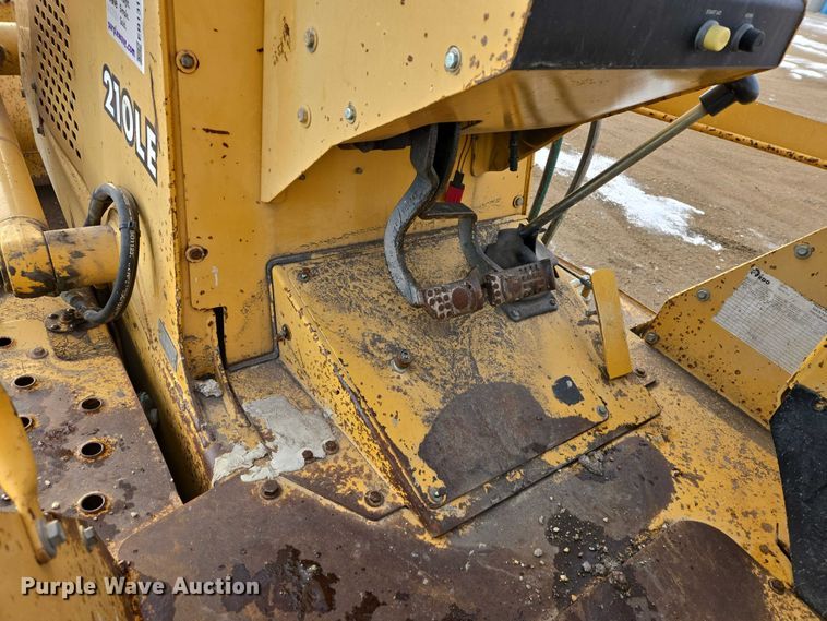 image for item EB1317 2000 John Deere 210LE landscape tractor