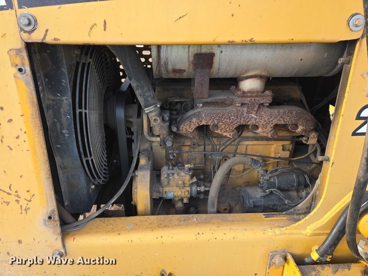 image for item EB1317 2000 John Deere 210LE landscape tractor