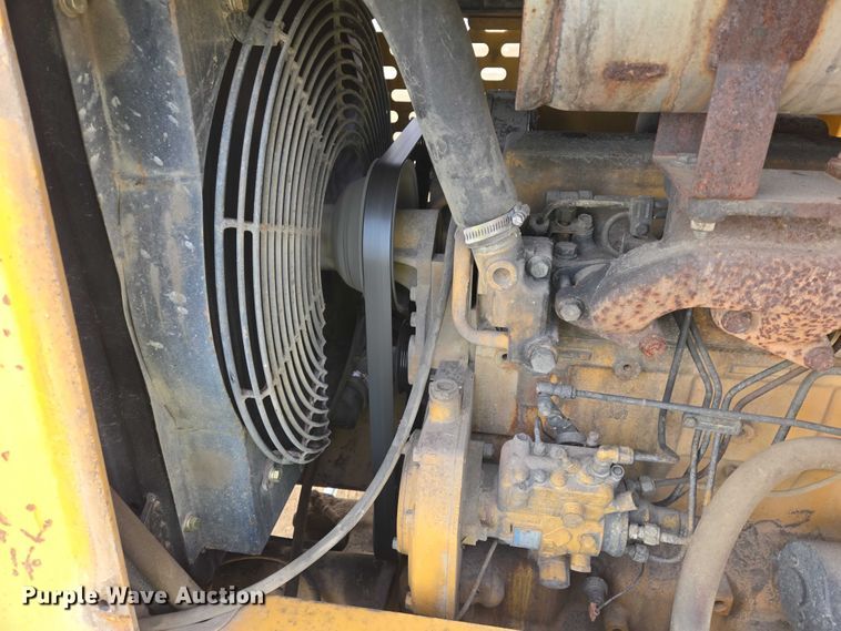 image for item EB1317 2000 John Deere 210LE landscape tractor