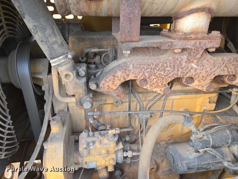 image for item EB1317 2000 John Deere 210LE landscape tractor