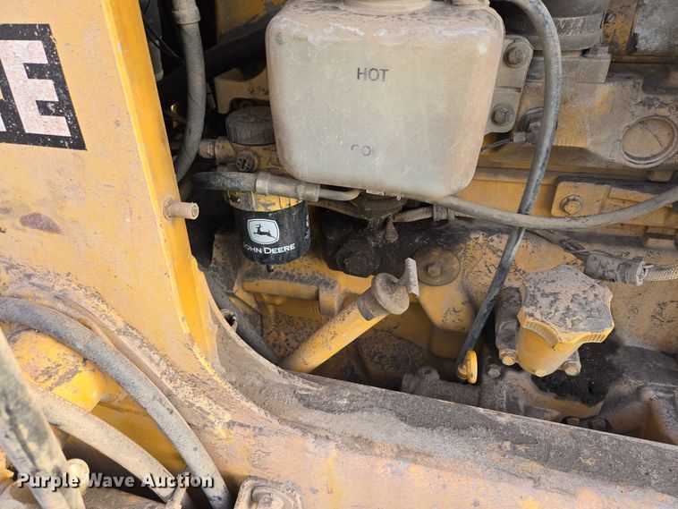 image for item EB1317 2000 John Deere 210LE landscape tractor