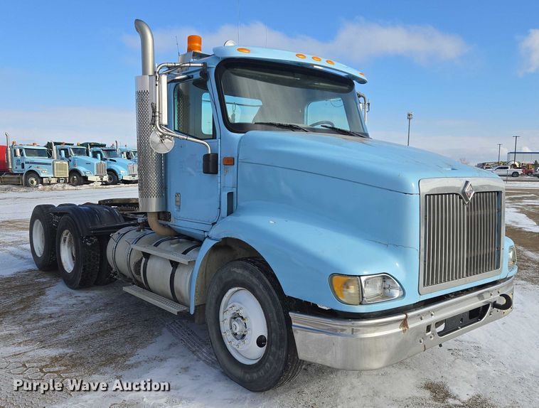 image for item EB1320 2007 International 9200i semi truck