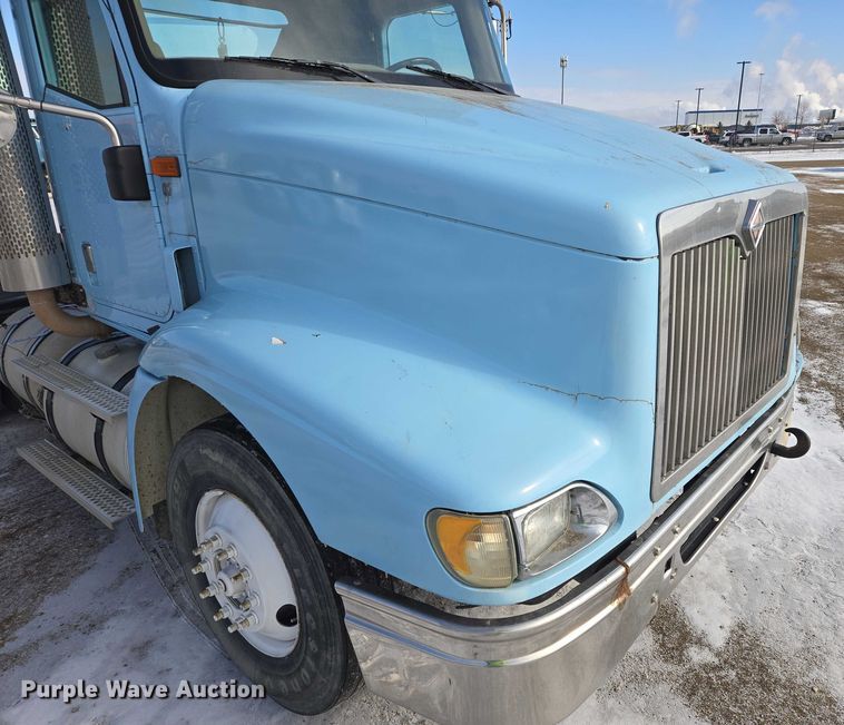 image for item EB1320 2007 International 9200i semi truck