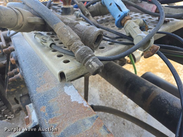 image for item EB1320 2007 International 9200i semi truck