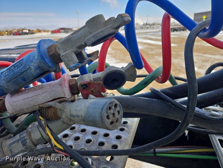 image for item EB1320 2007 International 9200i semi truck