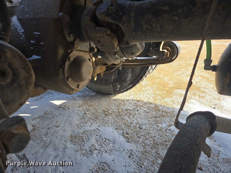 image for item EB1320 2007 International 9200i semi truck