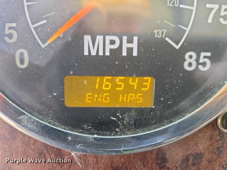 image for item EB1320 2007 International 9200i semi truck