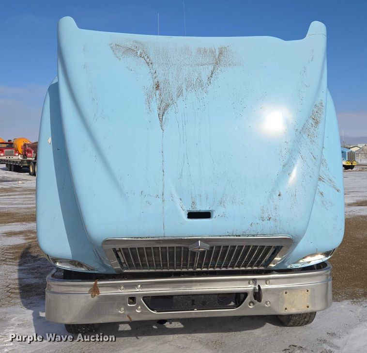 image for item EB1320 2007 International 9200i semi truck