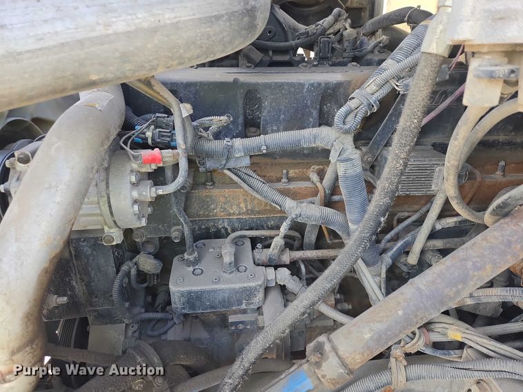 image for item EB1320 2007 International 9200i semi truck