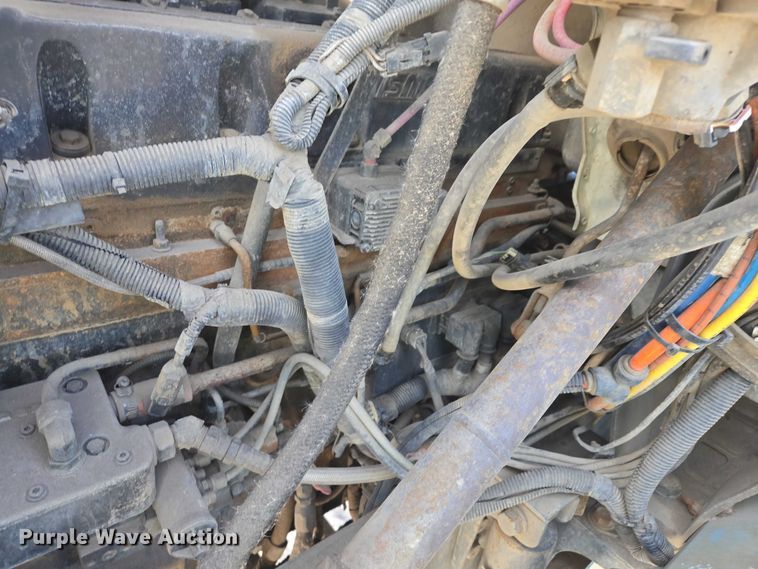 image for item EB1320 2007 International 9200i semi truck