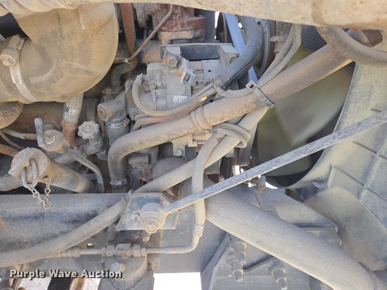 image for item EB1320 2007 International 9200i semi truck