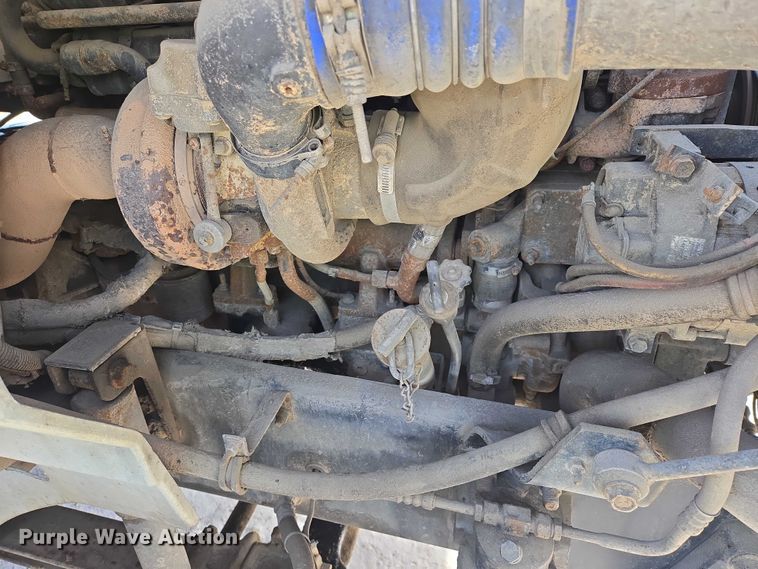 image for item EB1320 2007 International 9200i semi truck