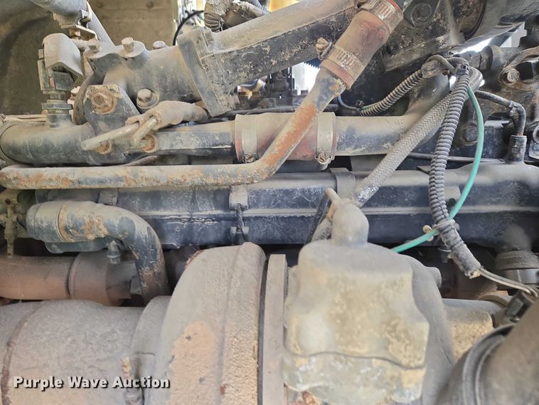 image for item EB1320 2007 International 9200i semi truck