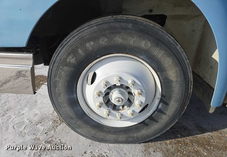 image for item EB1320 2007 International 9200i semi truck