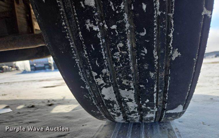 image for item EB1320 2007 International 9200i semi truck