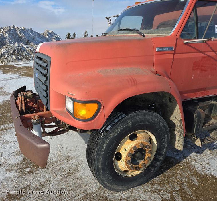 image for item EB1321 1995 Ford F800 oil distributor truck