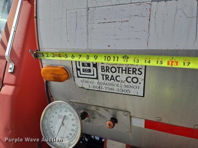 image for item EB1321 1995 Ford F800 oil distributor truck