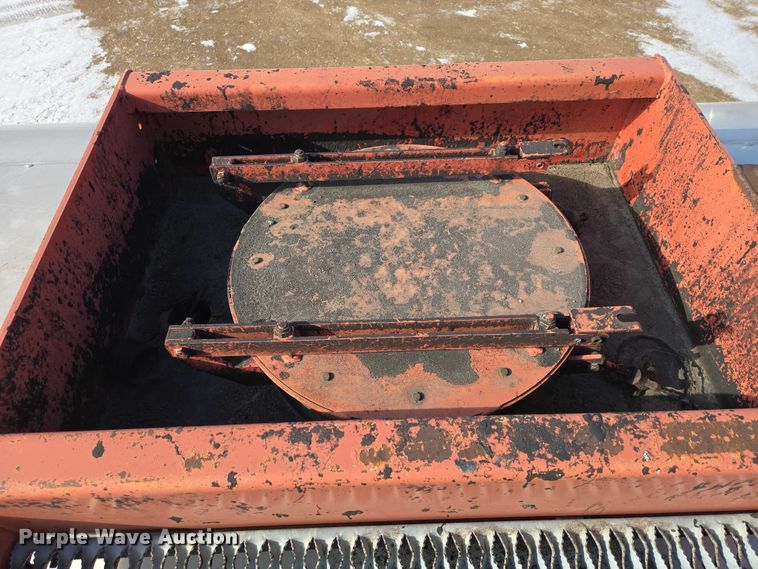 image for item EB1321 1995 Ford F800 oil distributor truck