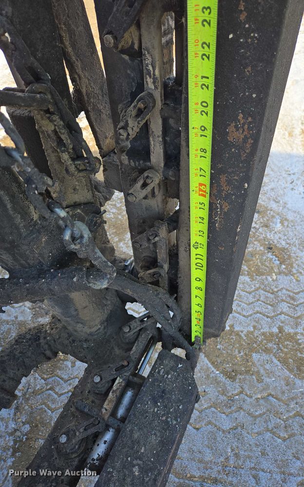 image for item EB1321 1995 Ford F800 oil distributor truck