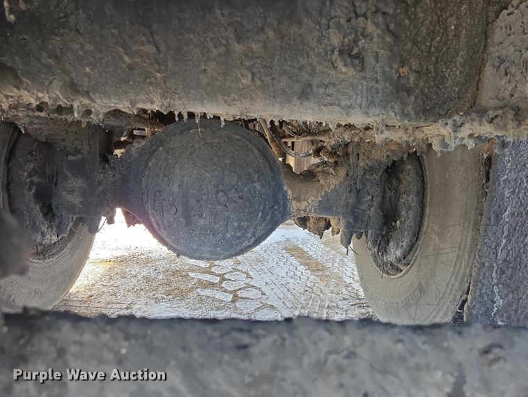 image for item EB1321 1995 Ford F800 oil distributor truck