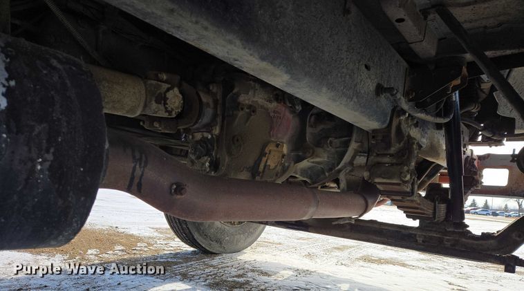 image for item EB1321 1995 Ford F800 oil distributor truck