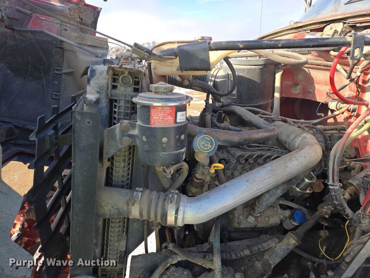 image for item EB1321 1995 Ford F800 oil distributor truck