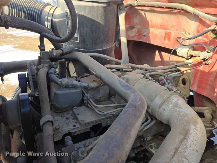 image for item EB1321 1995 Ford F800 oil distributor truck