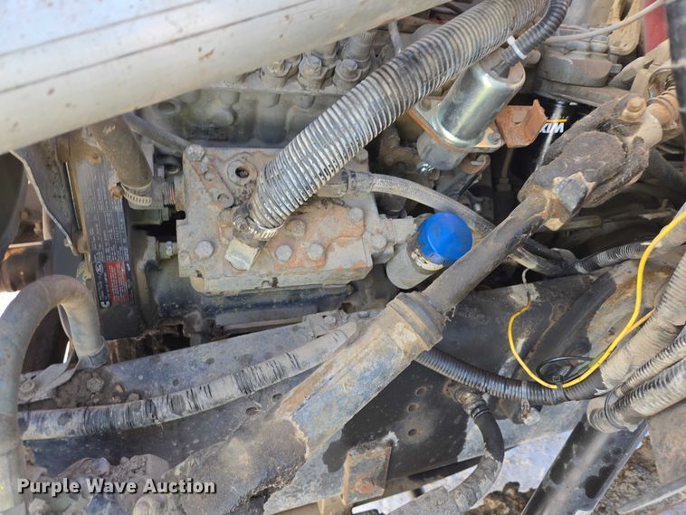 image for item EB1321 1995 Ford F800 oil distributor truck