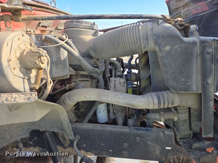 image for item EB1321 1995 Ford F800 oil distributor truck