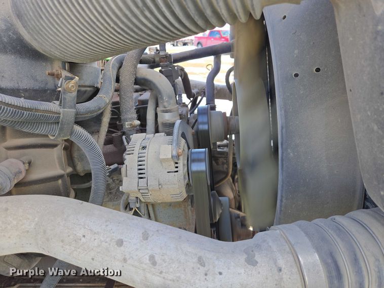 image for item EB1321 1995 Ford F800 oil distributor truck