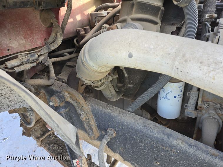 image for item EB1321 1995 Ford F800 oil distributor truck