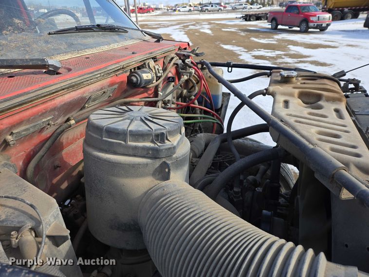 image for item EB1321 1995 Ford F800 oil distributor truck