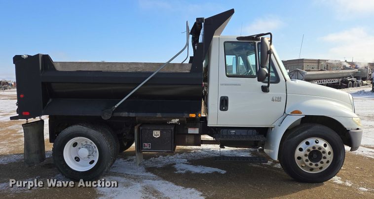 image for item EB1322 2008 International 4200 dump truck