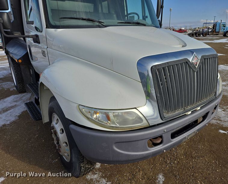 image for item EB1322 2008 International 4200 dump truck