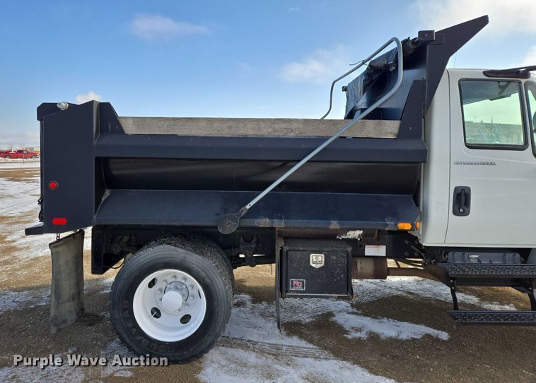 image for item EB1322 2008 International 4200 dump truck