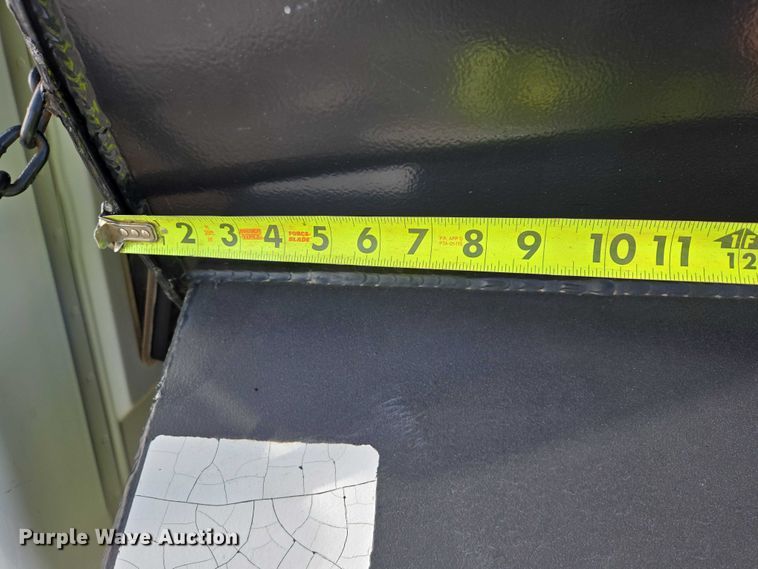 image for item EB1322 2008 International 4200 dump truck