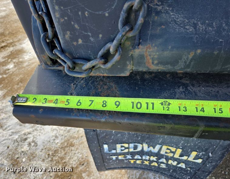 image for item EB1322 2008 International 4200 dump truck