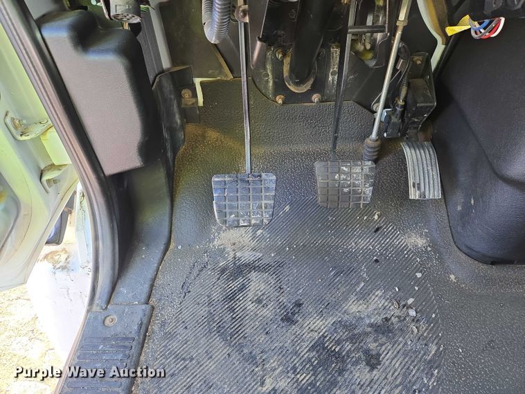 image for item EB1322 2008 International 4200 dump truck