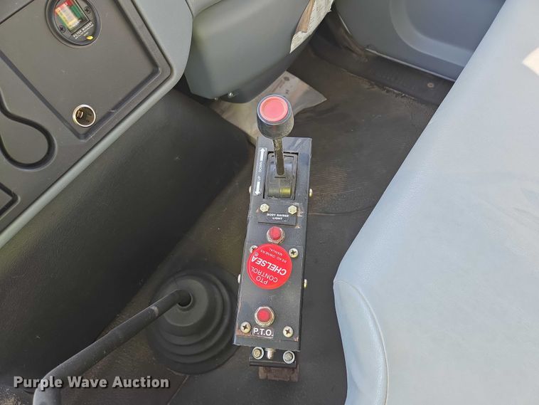 image for item EB1322 2008 International 4200 dump truck