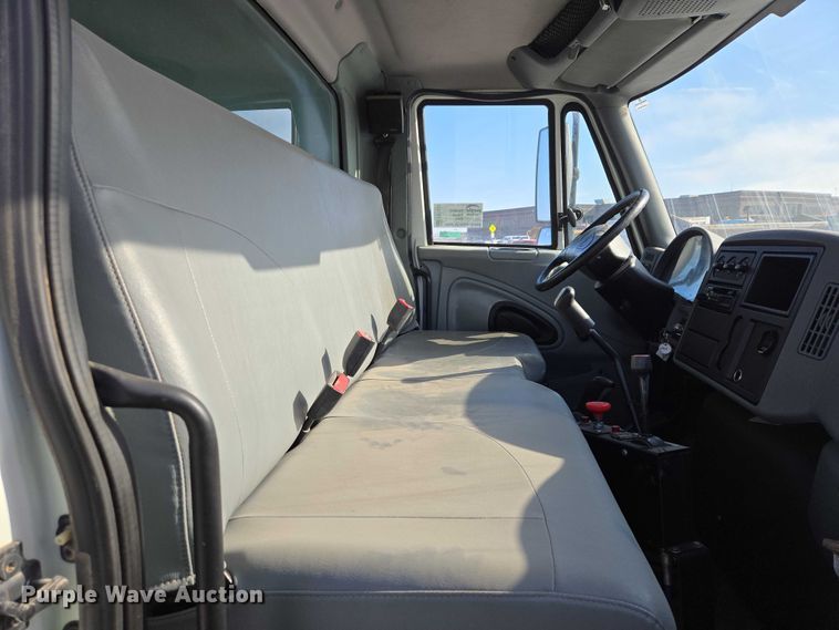 image for item EB1322 2008 International 4200 dump truck