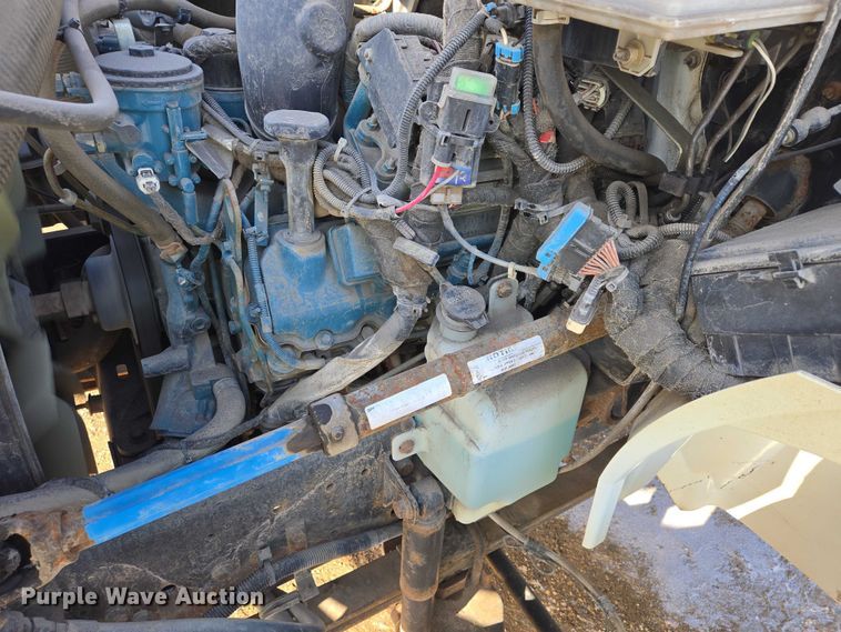 image for item EB1322 2008 International 4200 dump truck