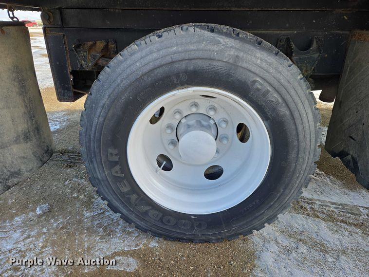 image for item EB1322 2008 International 4200 dump truck