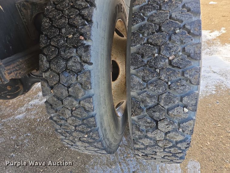 image for item EB1322 2008 International 4200 dump truck