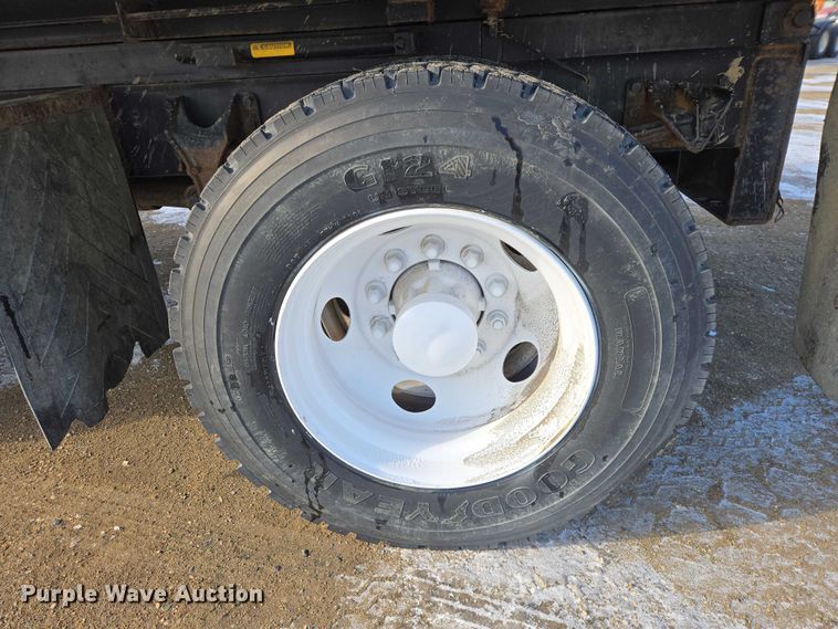 image for item EB1322 2008 International 4200 dump truck