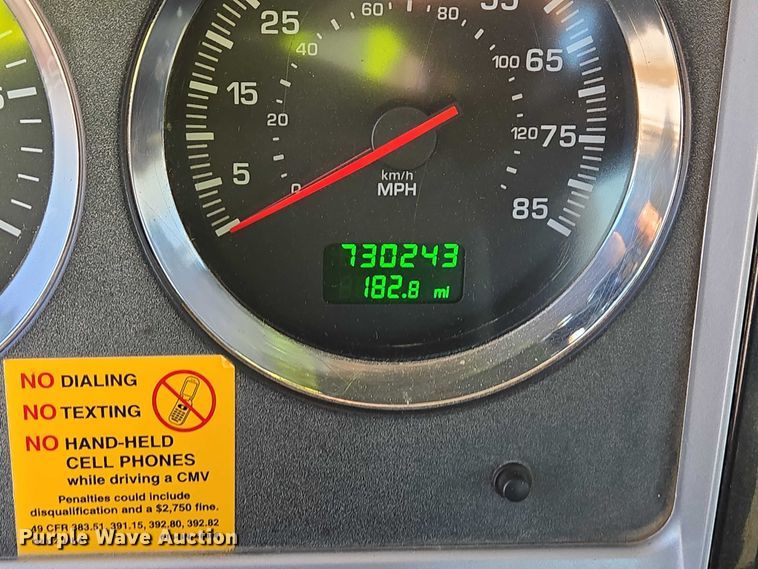 image for item EB1323 2012 Kenworth T800 semi truck