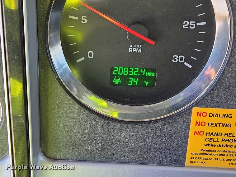 image for item EB1323 2012 Kenworth T800 semi truck