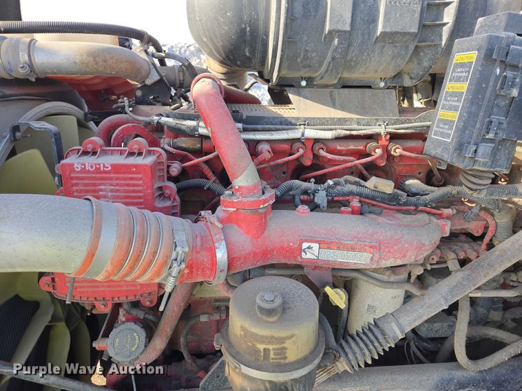 image for item EB1323 2012 Kenworth T800 semi truck