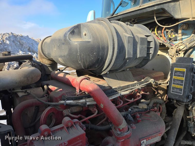 image for item EB1323 2012 Kenworth T800 semi truck