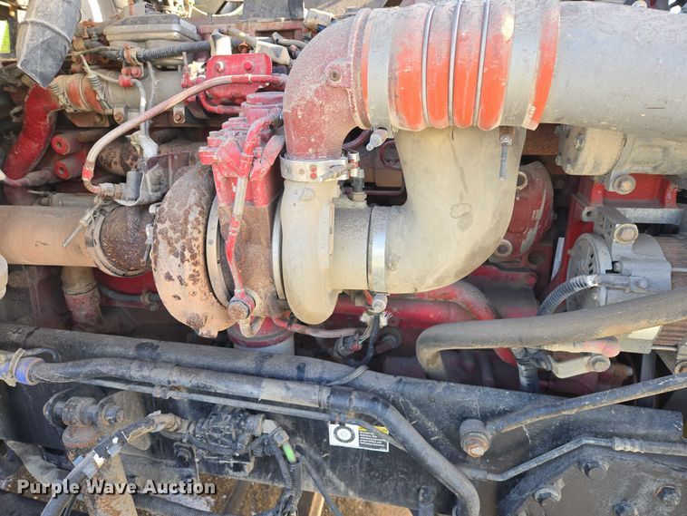 image for item EB1323 2012 Kenworth T800 semi truck