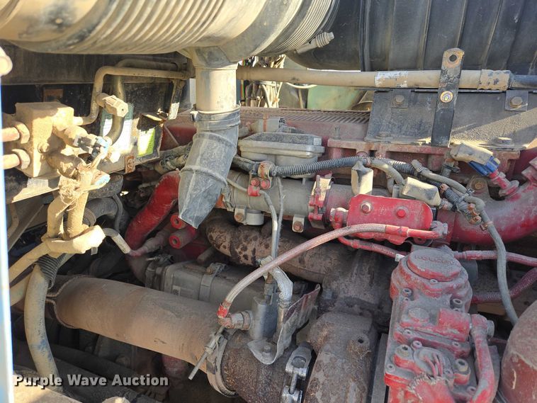 image for item EB1323 2012 Kenworth T800 semi truck